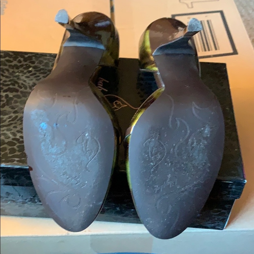 Heels - Picture 6 of 7